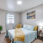 Charming Willow Grove Home With Patio And Fire Pit!